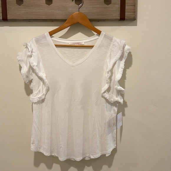 stella & ginger Tops - Stella & Ginger - Loose Flutter Sleeve T - White - Size L - NWT
